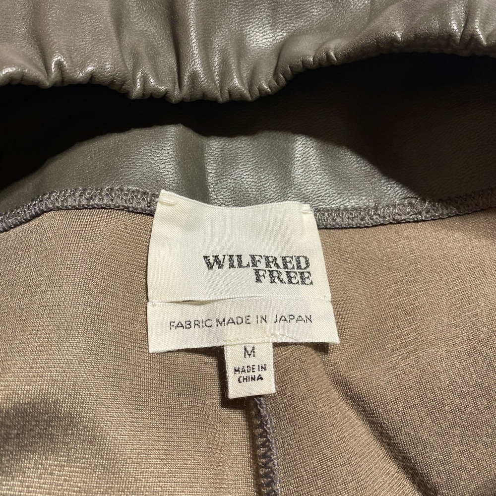 Aritzia Wilfred Daria Faux Leather Olive Green Leggings Pant Size Medium - Picture 11 of 12